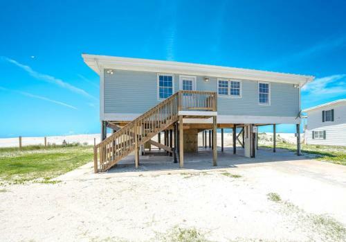 Oceanfront Family Fun Home And Dog Friendly!