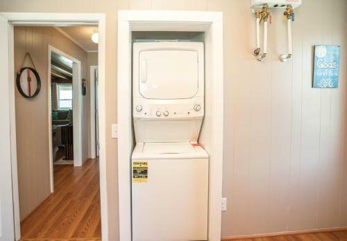 Oceanfront Family Fun Home And Dog Friendly!