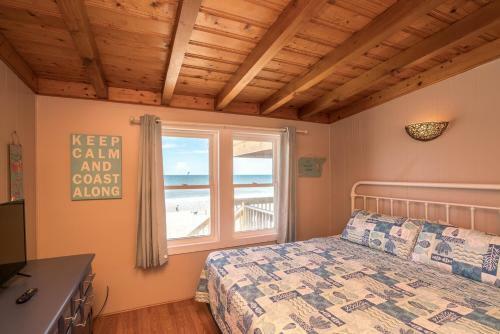 Oceanfront Family Fun Home And Dog Friendly!