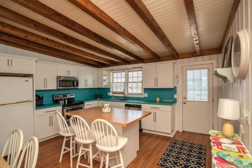 Oceanfront Family Fun Home And Dog Friendly!