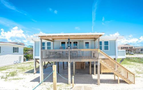 Oceanfront Family Fun Home And Dog Friendly!