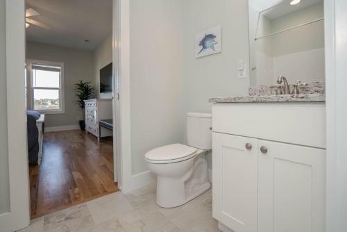 A Magical Setting With Ocean And Marsh Views!