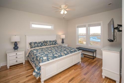A Magical Setting With Ocean And Marsh Views!