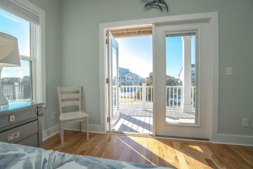 A Magical Setting With Ocean And Marsh Views!