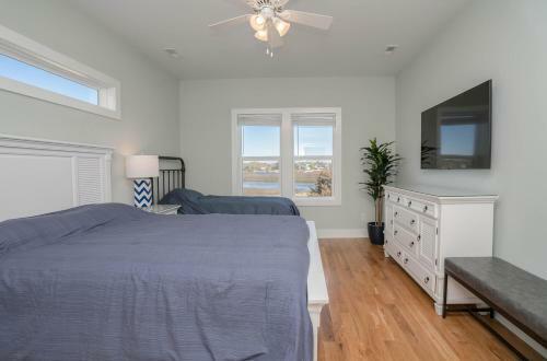A Magical Setting With Ocean And Marsh Views!