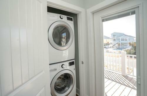 A Magical Setting With Ocean And Marsh Views!