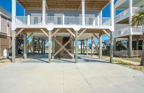 A Magical Setting With Ocean And Marsh Views!