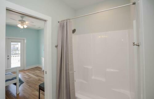 A Magical Setting With Ocean And Marsh Views!