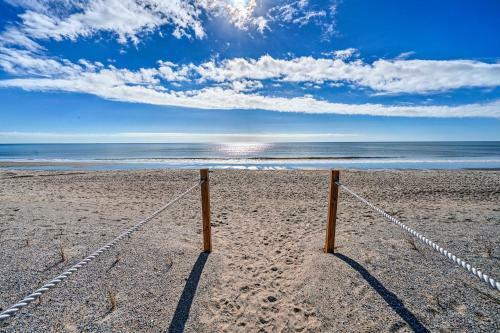 Apartamento Oak Island Beachfront Condo With Community Pool