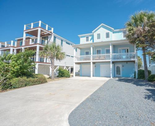 Spacious Beach Home With A Private Pool