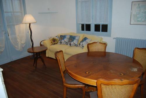 Villa � 100 M De Tarbes Sud