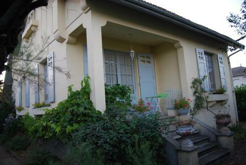 Villa � 100 M De Tarbes Sud