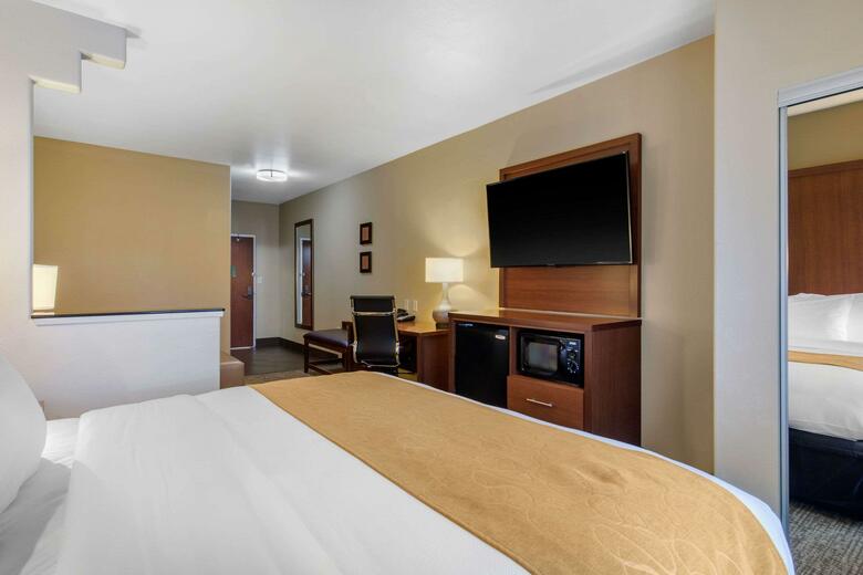 Hotel Comfort Suites Marshall