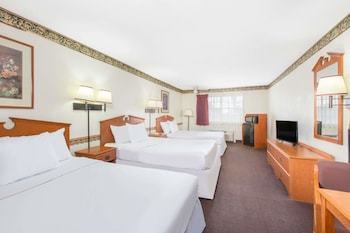 Hotel Days Inn And Suites Marshall