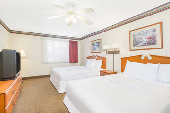 Hotel Days Inn And Suites Marshall