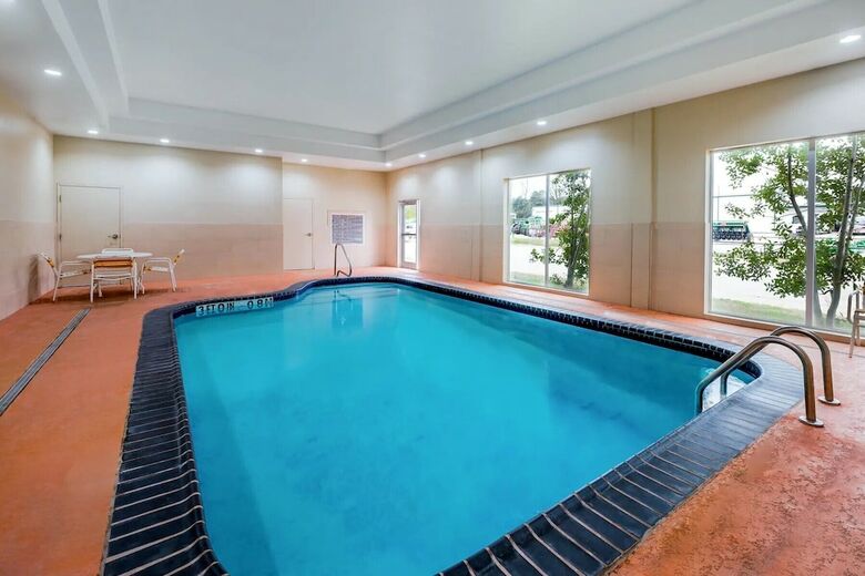 Hotel La Quinta Inn & Suites Marshall