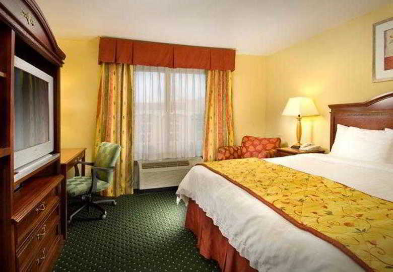 Hotel Fairfield Inn & Suites Marshall