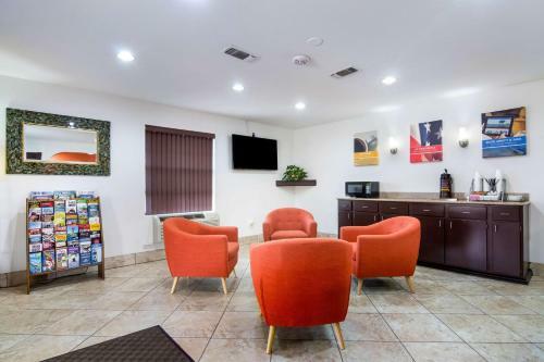 Motel 6 Marshall