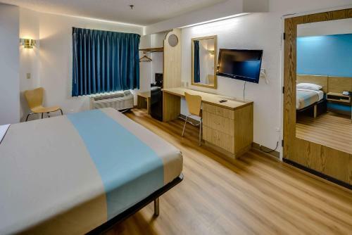 Motel 6 Katy