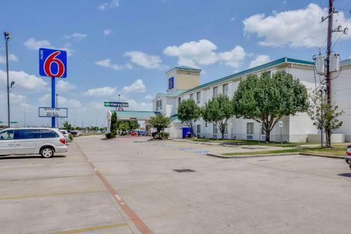 Motel 6 Katy