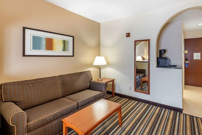 Hotel Comfort Suites Chesapeake