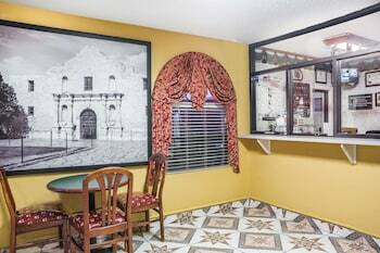 Motel Super 8 Houston West Katy