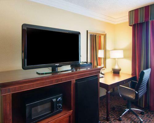 Hotel Comfort Inn & Suites West
