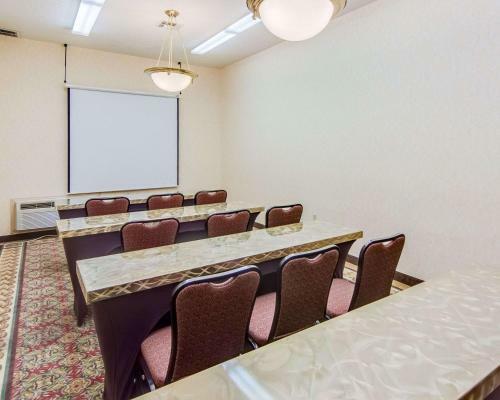 Hotel Comfort Inn & Suites West