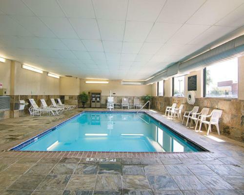 Hotel Comfort Inn & Suites West