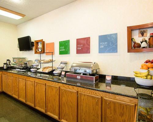 Hotel Comfort Inn & Suites West