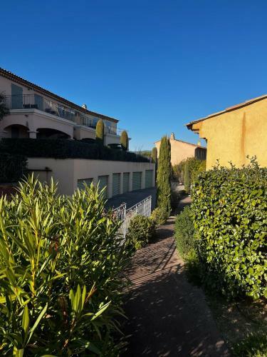 Golf St Endr�ol Private House