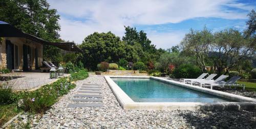 Hostal L'esquiro�