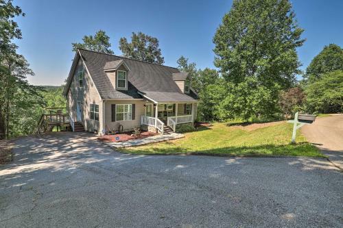Updated Home With Deck And Fire Pit, Near Golfing
