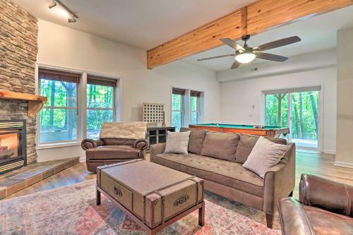 Hilltop Hideaway With Pool Table Near Hiking!