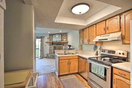 Apartamento Updated Mtn-view Condo Steps To Otter Falls!