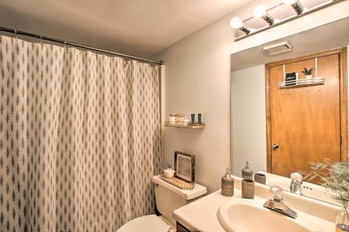 Apartamento Updated Mtn-view Condo Steps To Otter Falls!