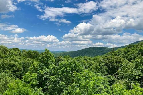 Apartamento Updated Mtn-view Condo Steps To Otter Falls!