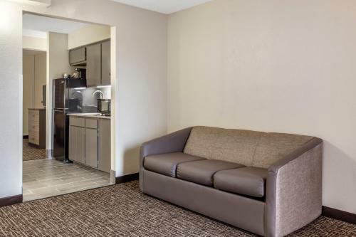 Hotel Quality Inn & Suites
