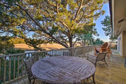 Island House Fire Pit, Golf Carts And 3 Decks!