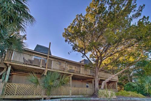 Island House Fire Pit, Golf Carts And 3 Decks!