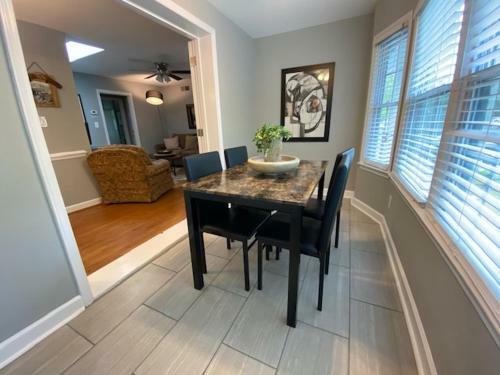 Apartamento Cute Condo Close To Downtown
