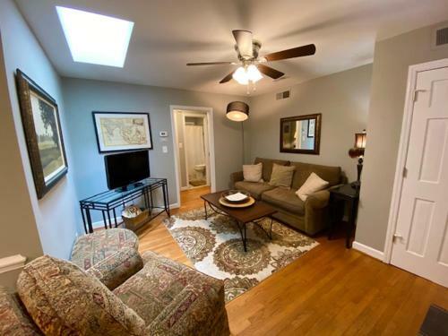 Apartamento Cute Condo Close To Downtown