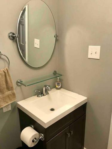 Apartamento Cute Condo Close To Downtown