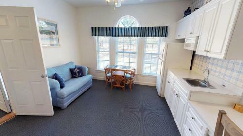 Champions By Coastline Resorts