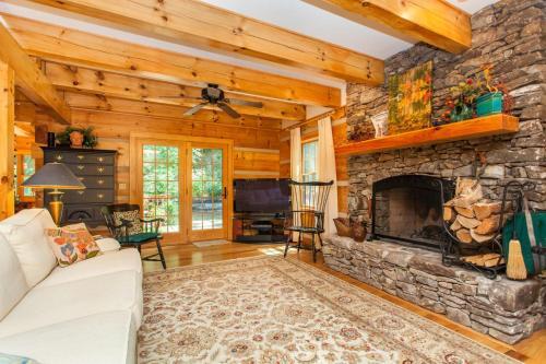 Serene Mountain Retreat
