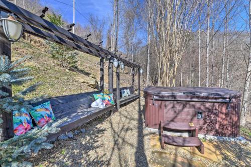 Scenic Pet-friendly House With Private Hot Tub!