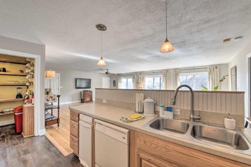 Scenic Pet-friendly House With Private Hot Tub!