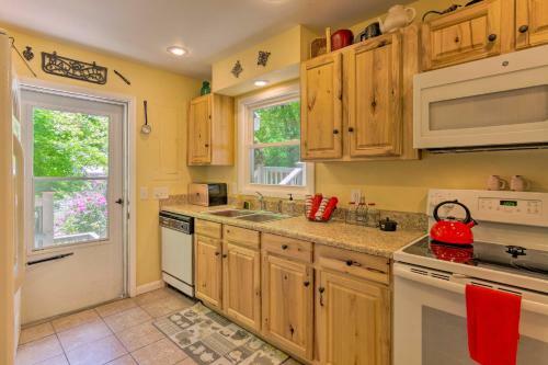 Tranquil Waynesville Escape Near Waterfalls!
