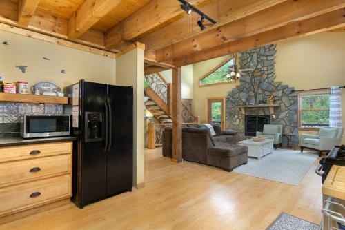 Newly Listed! Rustic Mountain Getaway Cabin In Waynesville, Nc