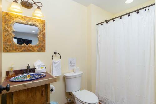 Newly Listed! Rustic Mountain Getaway Cabin In Waynesville, Nc